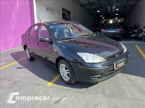 FORD FOCUS 2.0 GLX Sedan 16V 4 portas