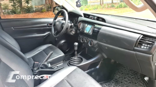 HILUX 2.4 4X4 8V