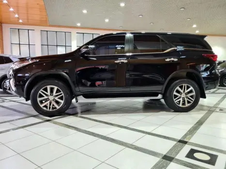 HILUX SW4 2.8 SRX 4X4 7 LUGARES 16V TURBO INTERCOOLER DIESEL