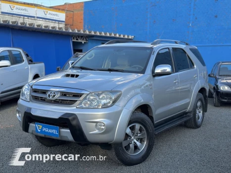 Toyota Hilux SW4 SRV D4-D 4x4 3.0 TDI Dies. Aut 4 portas