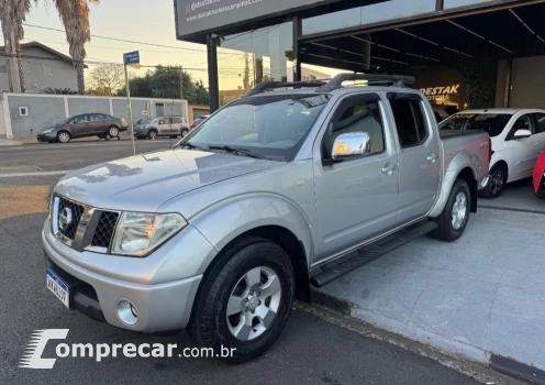 NISSAN Frontier LE CD 4x4 2.5 TB Diesel Mec. 4 portas