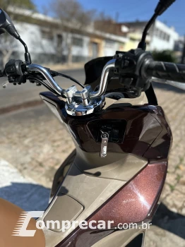 PCX 150 DLX