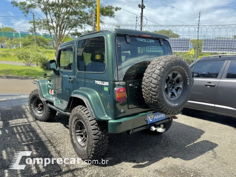 T-4 4x4 2.8 TB Int. Cap. Rígida Diesel