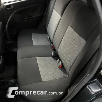 FIESTA 1.6 MPI Class Hatch 8V