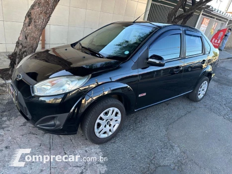 FORD FIESTA 1.6 Rocam Sedan 8V 4 portas