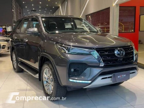 HILUX SW4 2.8 D-4D TURBO DIESEL SRX 7L 4X4 AUTOMÁTICO