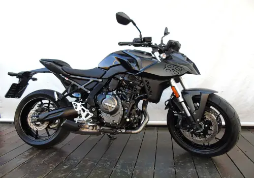 SUZUKI GSX-8S