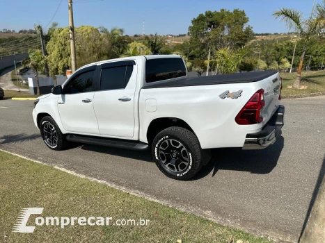 HILUX 2.8 D-4D TURBO DIESEL CD SRX 4X4 AUTOMÁTICO