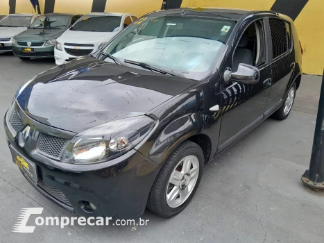 Renault SANDERO 1.6 8v 4 portas