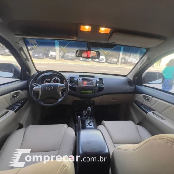 Hilux SW4 SRV D4-D 4x4 3.0 TDI Dies. Aut