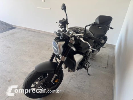 CB 1000r