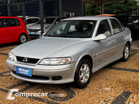 CHEVROLET VECTRA 2.2 MPFI GL Milenium 8V 4 portas