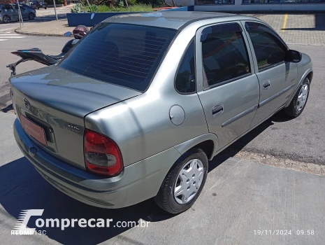 CORSA 1.0 MPFI Classic Sedan Life 8V