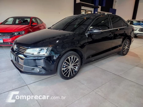 Volkswagen JETTA 2.0 TSI Highline 4 portas