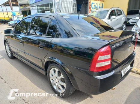 ASTRA 2.0 MPFI Advantage Sedan 8V