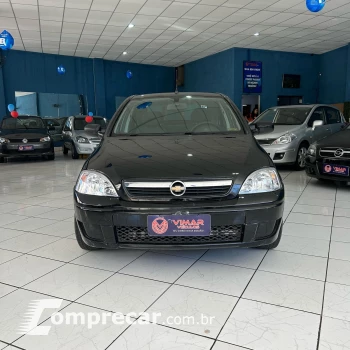 CORSA 1.0 MPFI Premium Sedan 8V