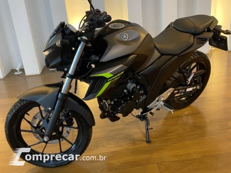 Yamaha FZ25 FAZER ABS - Street