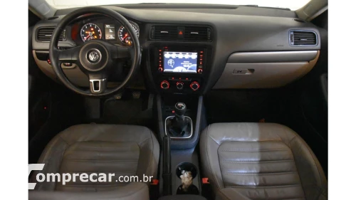 JETTA - 2.0 COMFORTLINE 4P MANUAL