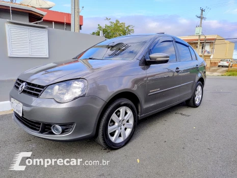 Volkswagen POLO SEDAN 1.6 MI Comfortline 8V 4 portas