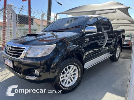 Toyota Hilux Caminhonete 3.0 16V 4P 4X4 SRV TURBO DIESEL CABINE DUP 4 portas