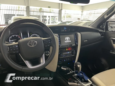 HILUX SW4 2.8 D-4d Turbo Diamond 7L