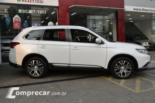 OUTLANDER 2.2 Mivec Di-d Hpe-s AWD