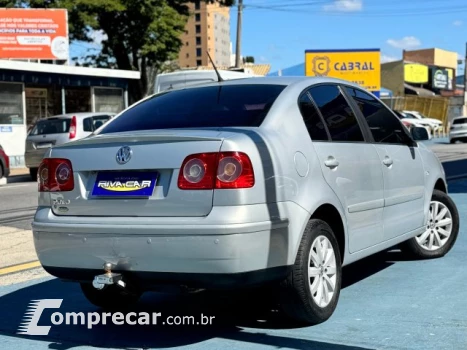 POLO SEDAN - 1.6 MI COMFORTLINE 8V 4P MANUAL
