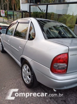 CORSA 1.6 MPFI GLS Sedan 8V