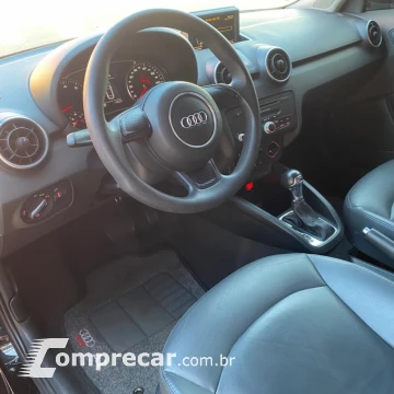 Audi A1 1.4 TFSI Attraction 16V 4 portas