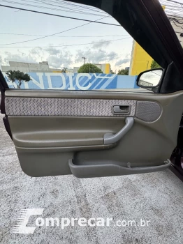 LOGUS 1.8 GLS 8V GASOLINA 2P MANUAL