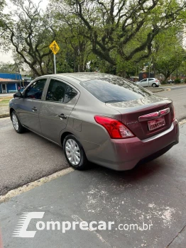 Versa Sedan 1.6 16V 4P FLEX S