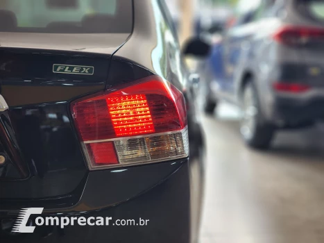 CITY 1.5 LX Sedan 16V