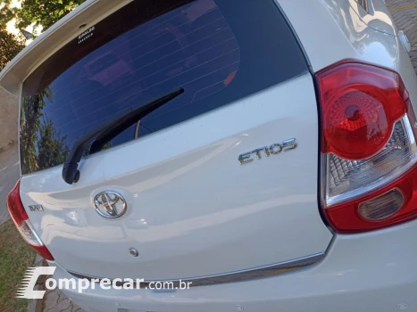 Toyota Etios Hatch 1.3 16V 4P FLEX XS 4 portas