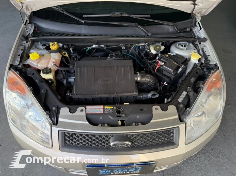 FIESTA 1.6 Rocam SE Sedan 8V