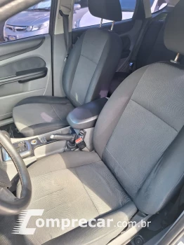 FOCUS 2.0 Ghia 16V