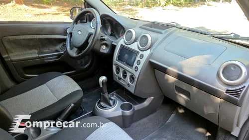 FIESTA 1.6 Rocam Sedan 8V