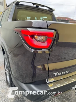TORO 2.0 16V Turbo Volcano 4WD AT9