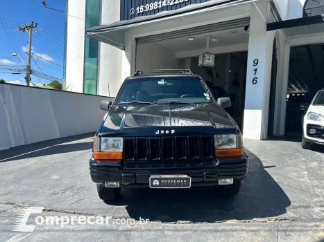 Grand Cherokee 4.0 Laredo 4X4 6I 12V Gasolina 4P Automático