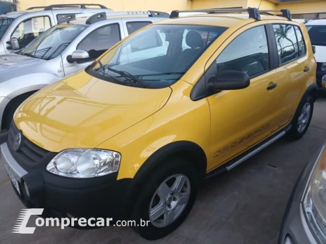 Volkswagen CROSSFOX - 1.6 MI 8V 4P MANUAL 4 portas