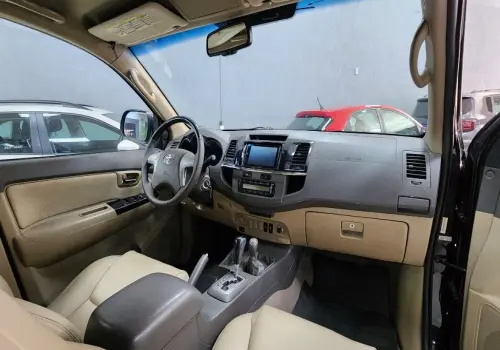 Hilux SW4 SRV D4-D 4x4 3.0 TDI Dies. Aut