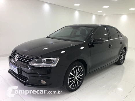 Volkswagen JETTA 2.0 TSI Highline 200cv 4 portas