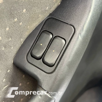 CORSA 1.0 MPFI Premium Sedan 8V