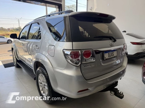 Hilux SW4 3.0 16V 4P SRV 4X4 7 LUGARES TURBO DIESEL AUTOMÁTI