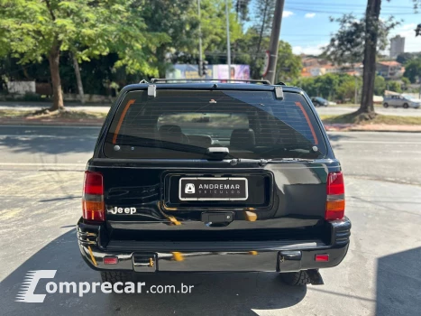 Grand Cherokee 4.0 Laredo 4X4 6I 12V Gasolina 4P Automático
