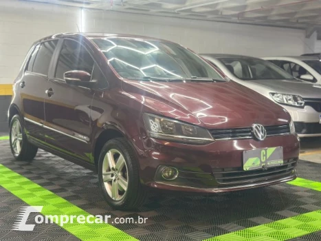 Volkswagen FOX - 1.6 MI HIGHLINE 8V 4P MANUAL 4 portas