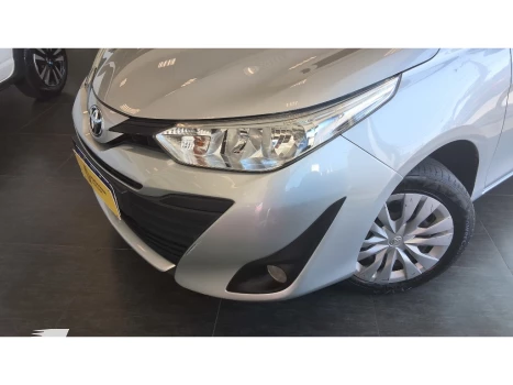 YARIS 1.5 16V FLEX SEDAN XL LIVE MULTIDRIVE