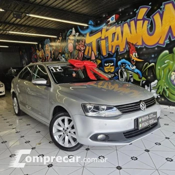 Volkswagen JETTA 2.0 4 portas