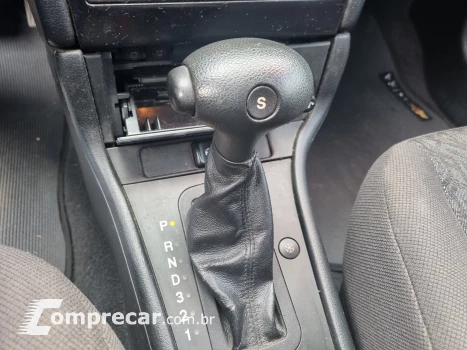 ASTRA 2.0 MPFI Advantage Sedan 8V