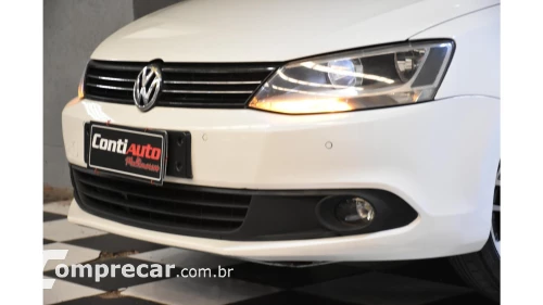 JETTA - 2.0 COMFORTLINE 4P MANUAL