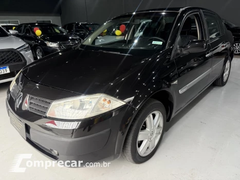 Renault MEGANE 2.0 DYNAMIQUE SEDAN 16V GASOLINA 4P AUTOMÁTICO 4 portas
